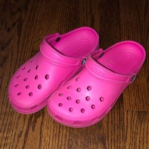 PINK CROCS